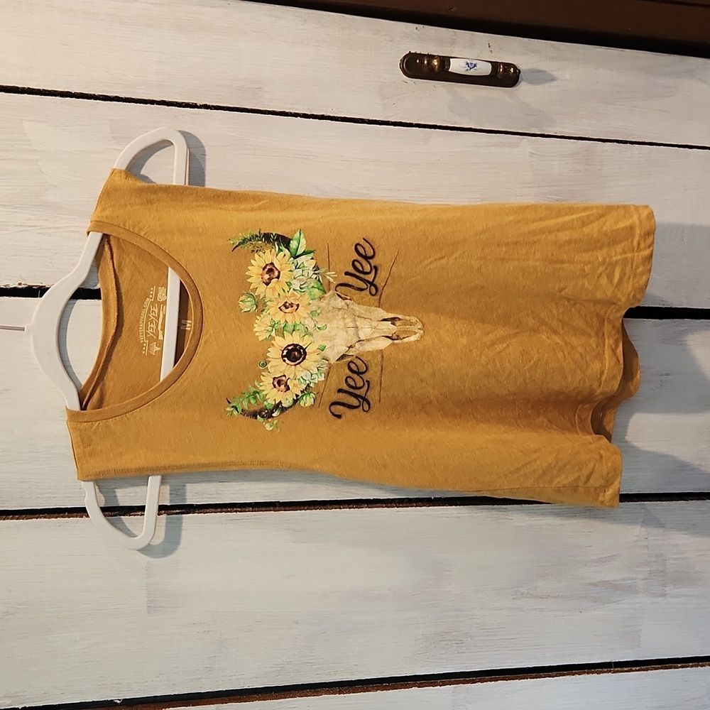 Yee Yee Apparel Tank Size Medium
